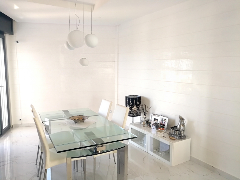 Plasmatore Italiano:Antonio Saccoia creazione decor wall infinito e marmo liquido